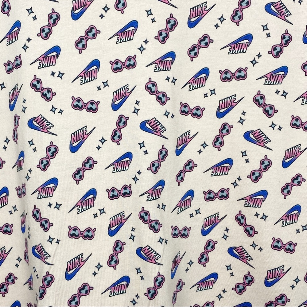Nike NWT Small Printed Cotton Cropped T-Shirt - Picture 8 of 9